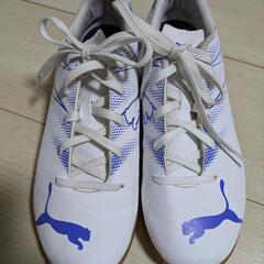 PUMAフットサルシューズ 23cmの画像