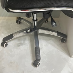 メッシュオフィスチェア 黒赤 ワークチェア デスクチェア ゲーミングチェアの画像
