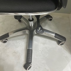 メッシュオフィスチェア 黒赤 ワークチェア デスクチェア ゲーミングチェアの画像