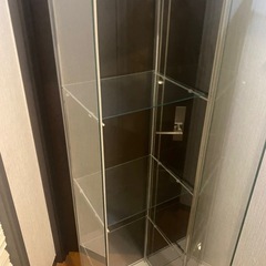 ガラスケース　3段　IKEA
の画像