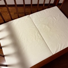 差し上げます。
ベビーベッド　マットレス付きの画像