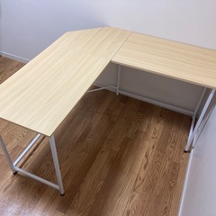 PCデスクの画像