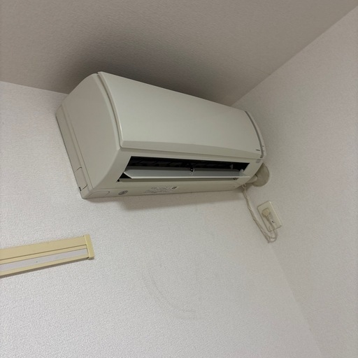 エアコン、ガスコンロ、シーリングライト4点、灯油ストーブ、まとめて取引してくれるかた限定！