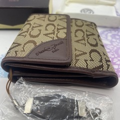 新品　未使用　二つ折り財布　の画像