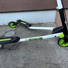 Yフリッカー　おもしろ自転車　スクーターの画像