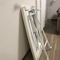 テーブル（高さ調整可）の画像
