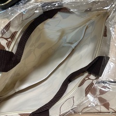新品未使用トートバッグとポーチの画像