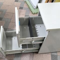 ●PLUS プラス 脇デスク 2段 RY-047D-2 鍵あり　サイドキャビネット 脇机 オフィス家具 会社 事務所 店舗 商業施設 の画像