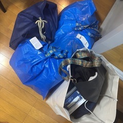 【1万円差し上げます】引っ越しのため混ざった荷物（ケーブル、充電器、雑貨など）まとめて引き取り希望の画像