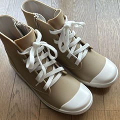 ベージュ ハイカット レインシューズの画像