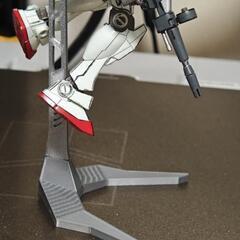 ガンプラ スタンドの画像