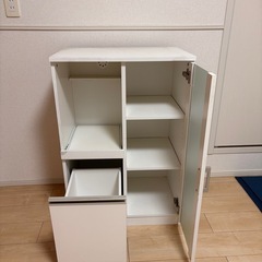 食器棚の画像