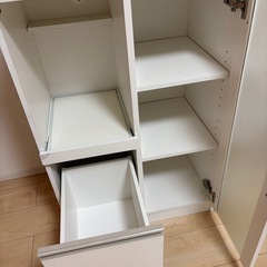 食器棚の画像