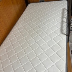 シングルベッド&マットレスの画像