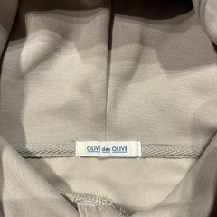 OLIVE des  OLIVEのパーカーの画像