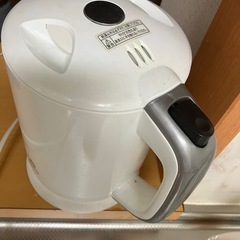電気ポットの画像