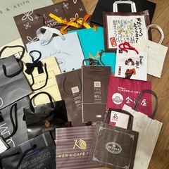 紙袋まとめ売り【39枚セット】の画像