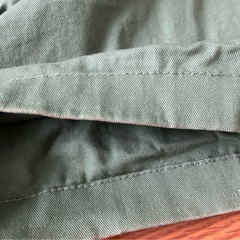 UNIQLO カーキ  チノパンの画像