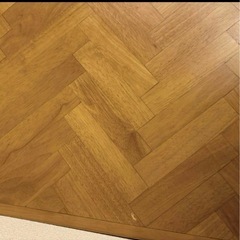 ヘリンボーンダイニングテーブルの画像