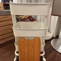 IKEA RÅSHULTロースフルト ワゴン＋ HÖGSMAホーグスマ 天板の画像