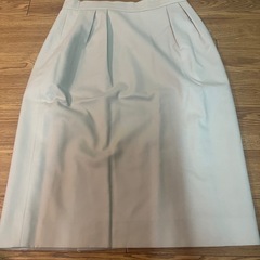 ディオール　ベージュ　膝下　タイトスカートの画像