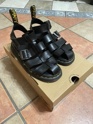 ドクターマーチンサンダル