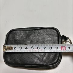 ジッパー付きブラック・レザー風・合皮等・小銭入れ・コインケースキリング付きの画像