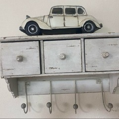 ヴィンテージ風壁掛けラック　ミニカー付の画像
