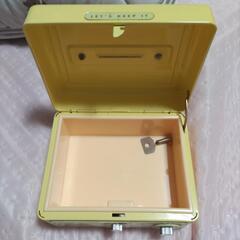 可愛い鍵付きコンパクト金庫の画像