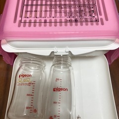 哺乳瓶２本（＋スチーム&薬液消毒ケース）の画像