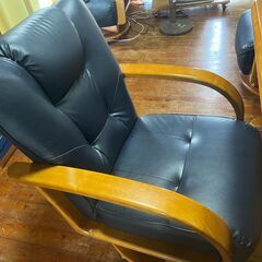 ダイニングテーブルと椅子２脚お譲りしますの画像