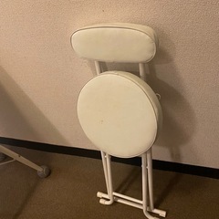 イムーズレプリカand折りたたみ椅子の画像