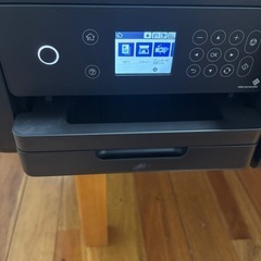 エプソン　A4 カラー複合機　プリント、スキャン、コピー。　Wi-Fi接続
の画像