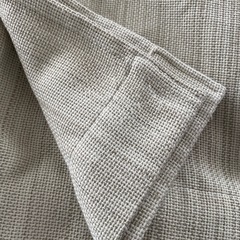 淡い緑色カーテン➕レースカーテンの画像