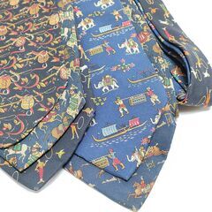 古着ですが美品です。サルバトーレフェラガモ　　ネクタイ各種　当初売価１３０００円　古着でも４２００円の画像
