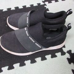 adidasスニーカー　ほか　ブランドスニーカー　２０００円つけてますが　５種類ありますの画像
