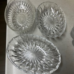 ガラスのお皿の画像