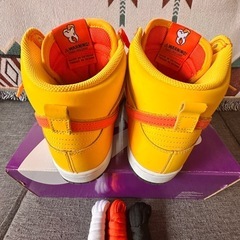 ナイキ SB ダンク HIGH PRO レザー スニーカー 29cm メンズ イエロー×オレンジ FN5107-700 スウィートトゥース キャンディコーンの画像