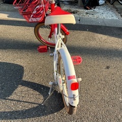 子供用自転車 ハローキティ 16インチ あさひコラボレーションモデル 補助輪アリの画像