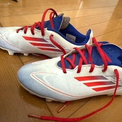 adidas サッカー スパイクの画像
