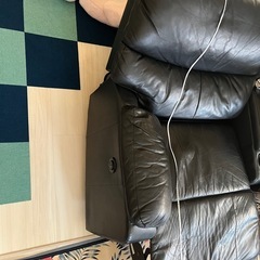 ニトリ　電動リクライニングソファ　黒　ブラック　二人がけ　収納ドリンクホルダー付きの画像