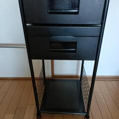 引き出し付きハンガーラックの画像