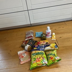 おまけつき　色々食品の画像