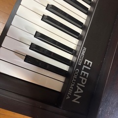 電子ピアノ88鍵の画像