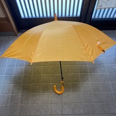 子ども用黄色い傘　カサ　かさ　通学用の画像