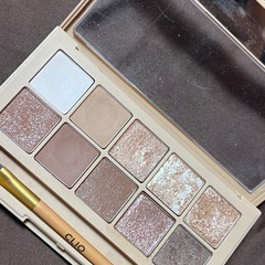 CLIO アイシャドウパレットの画像