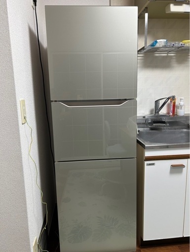 ツインバード冷蔵庫　美品　一部割れあり　千葉県千葉市緑区お取引場所