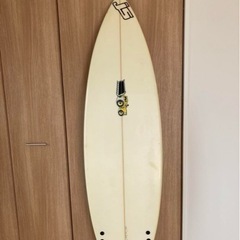 JSのショートボード、サイズ6'2"x 19 3/4" x 2 3/8"の画像
