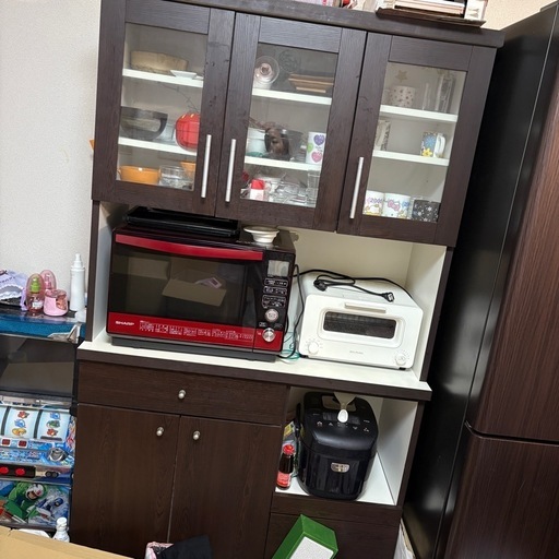 7月中旬まで』引っ越しのため食器棚お譲り致します。