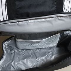 上下2段に分けて入れられる便利でおしゃれなトートバッグ　新品の画像